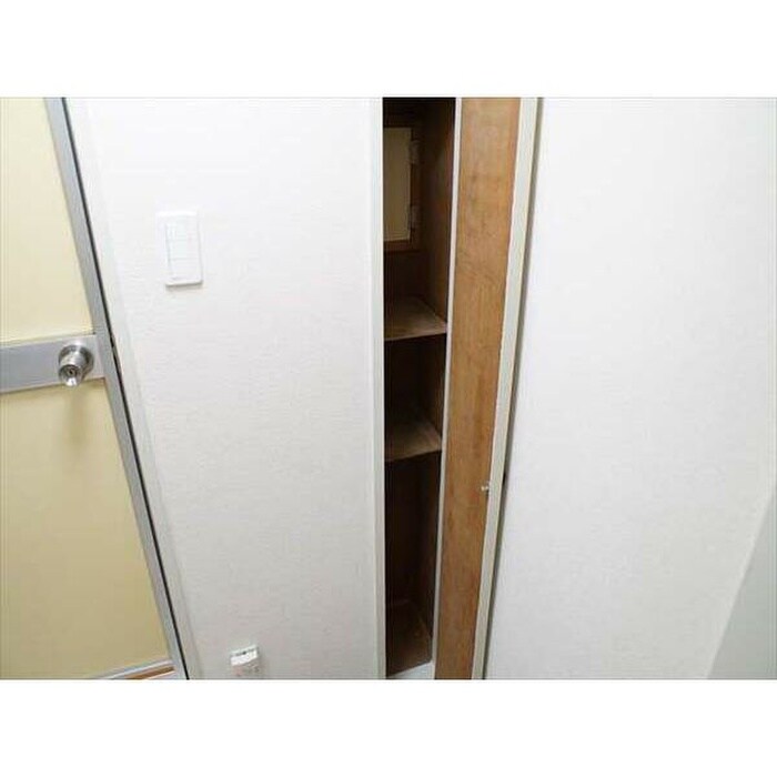 物件内観写真15　(靴箱)