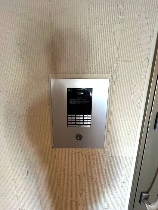 物件外観写真5　(エントランス部分)