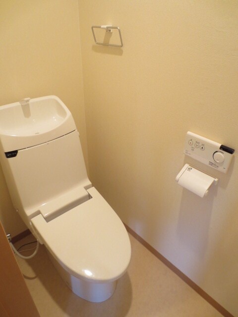 物件内観写真15　(トイレ)