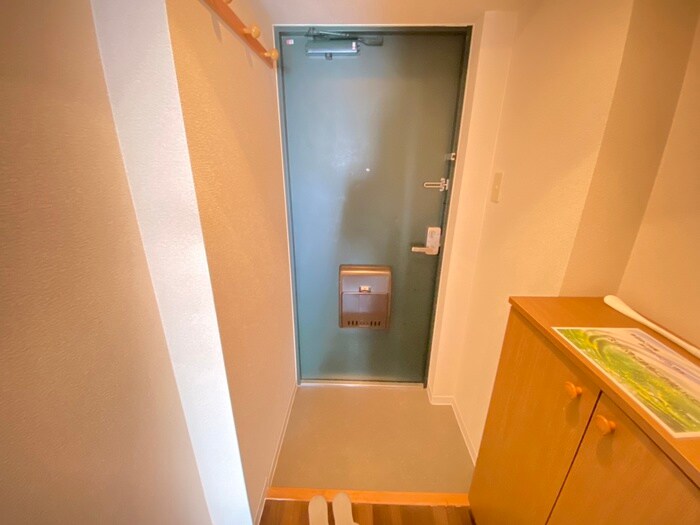 物件内観写真7　(玄関)