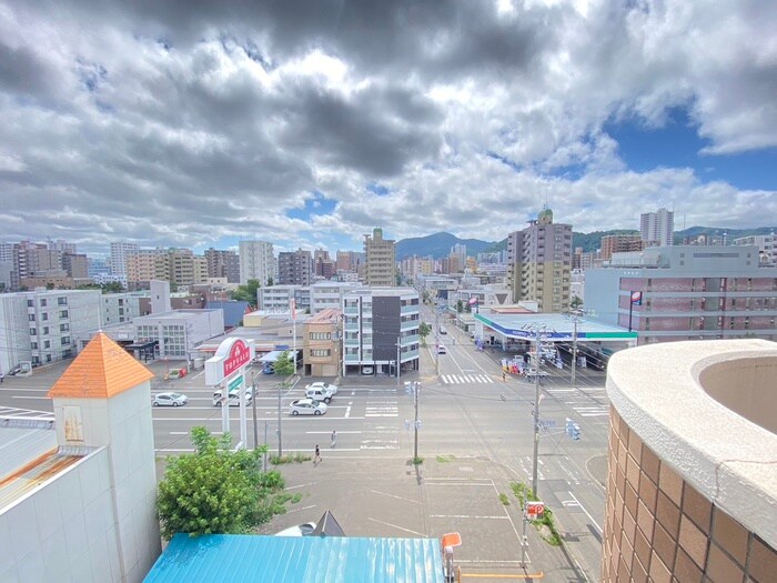 物件内観写真16　(室内からの展望)