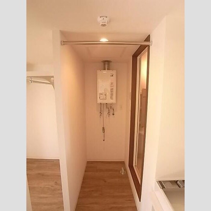 物件内観写真9　(洗濯機置場)