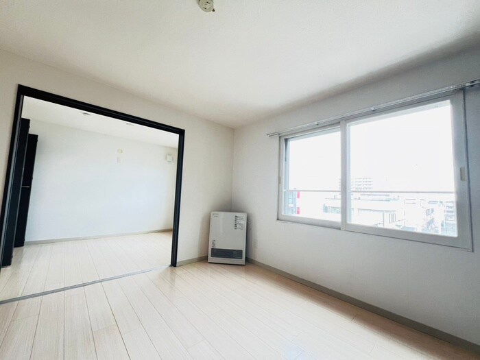 物件内観写真10　(居室)