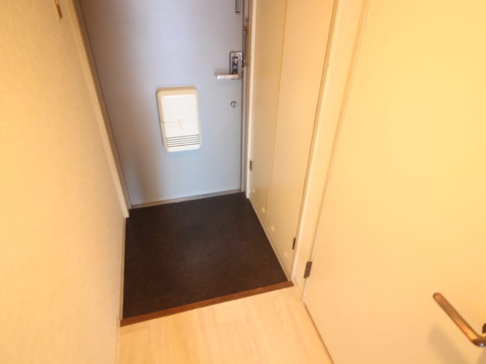 物件内観写真16　(玄関)