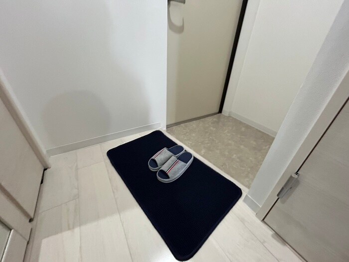 物件内観写真16　(玄関)