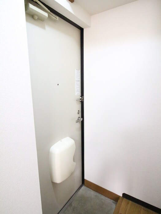 物件内観写真16　(玄関)