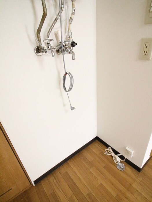 物件内観写真18　(洗濯機置場)