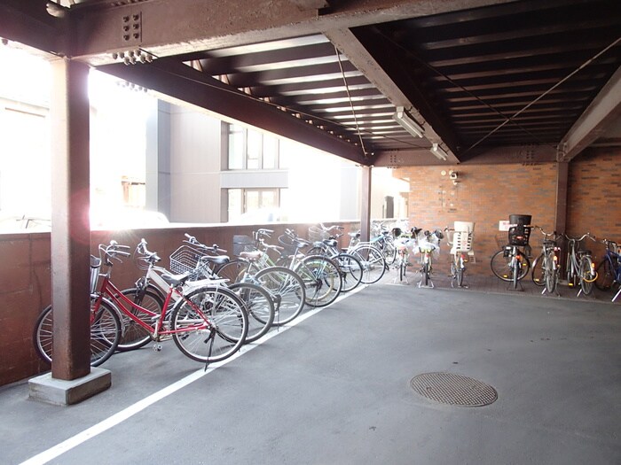 物件外観写真5　(駐輪場)