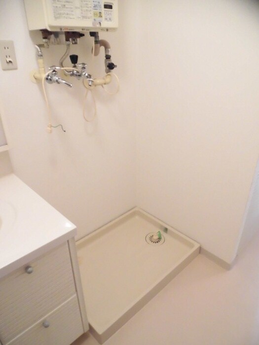 物件内観写真18　(洗濯機置場)