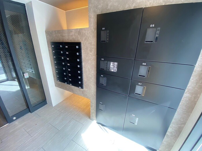 物件外観写真5　(エントランス部分)