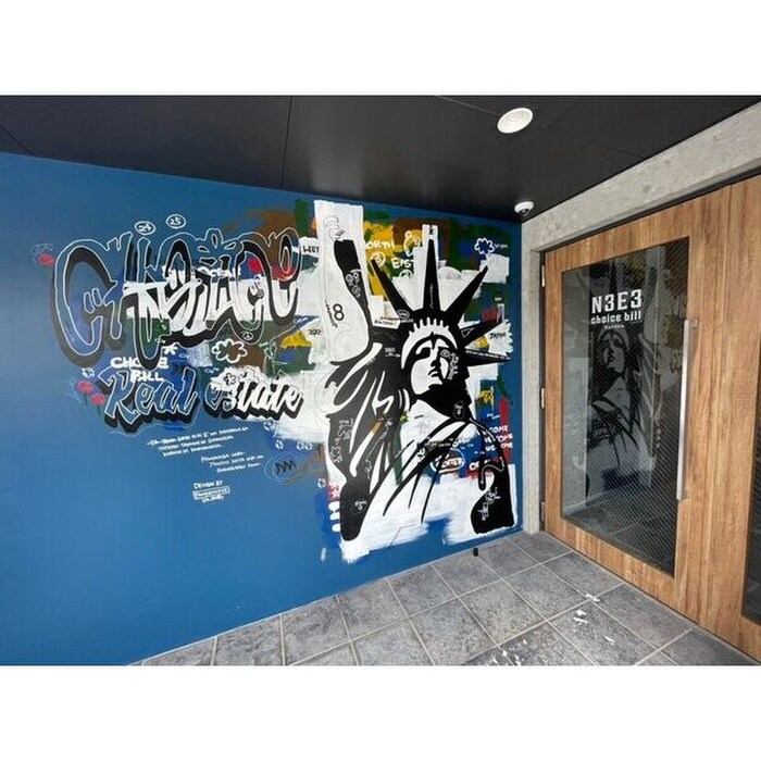 物件外観写真4　(エントランス部分)