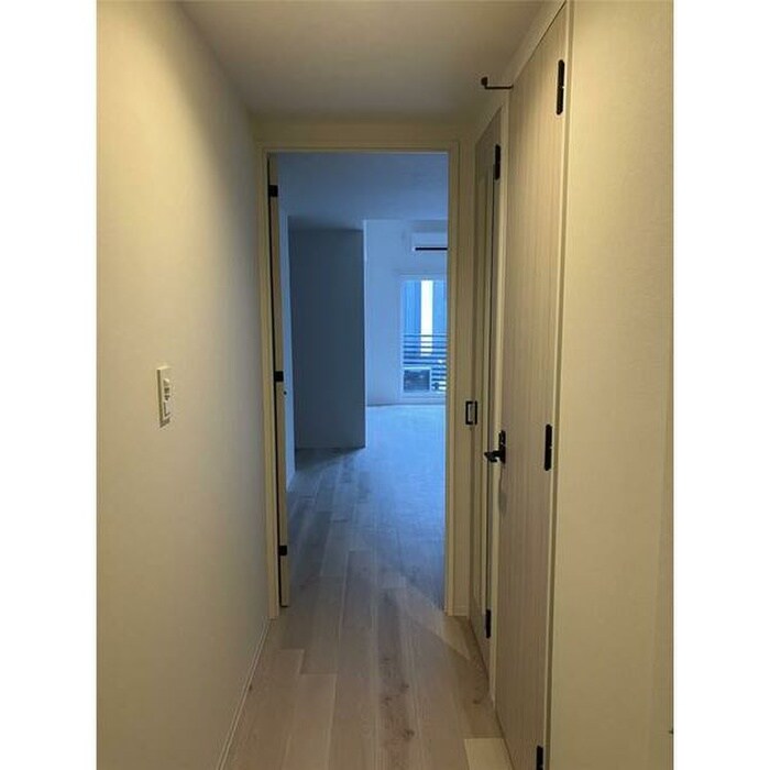 物件内観写真14　(廊下)