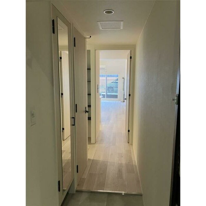 物件内観写真15　(玄関)