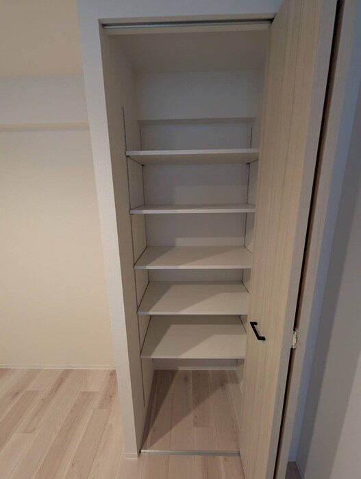 物件内観写真15　(収納)