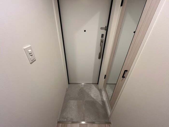 物件内観写真16　(玄関)