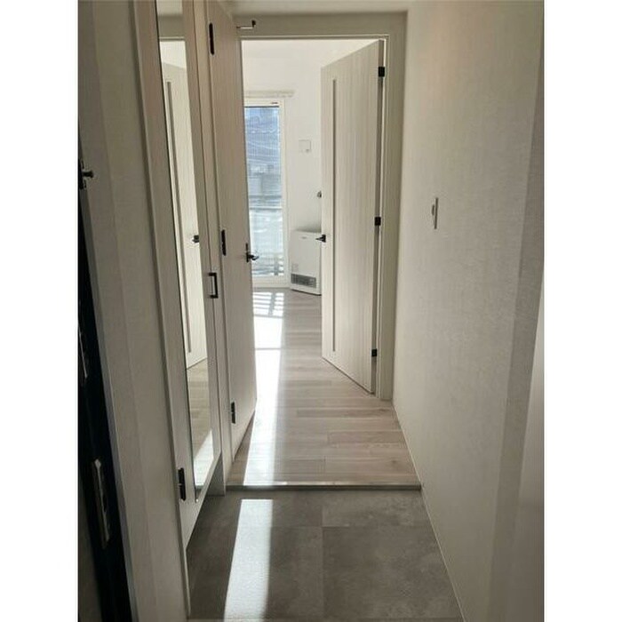 物件内観写真16　(玄関)