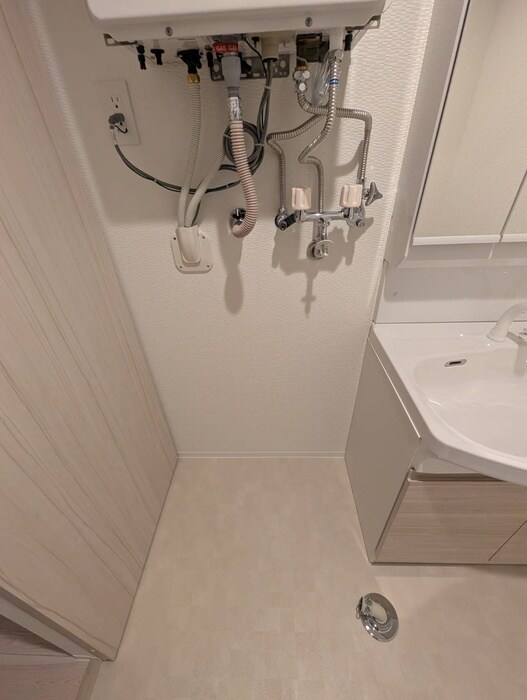 物件内観写真18　(洗濯機置場)