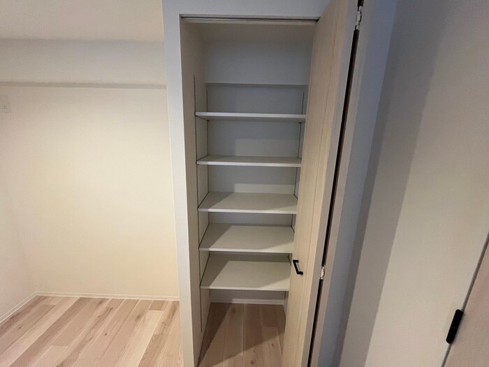 物件内観写真18　(収納)