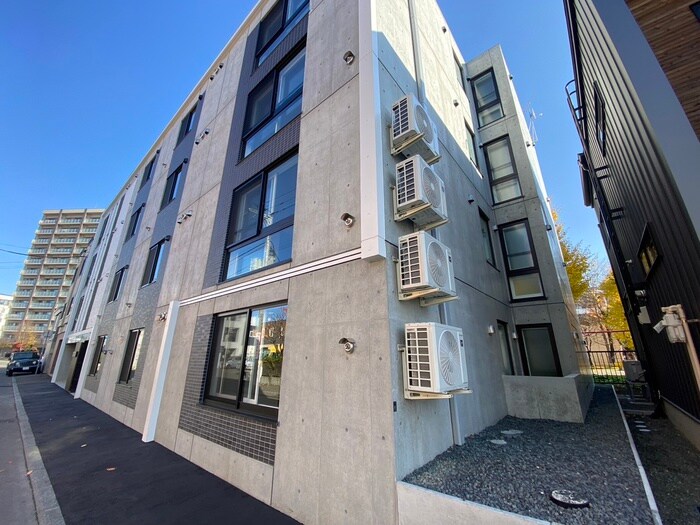 RESIDENCE SHINMEI北円山の物件外観写真