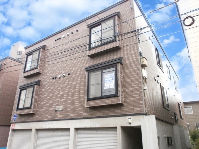 コ－ト月寒の物件外観写真