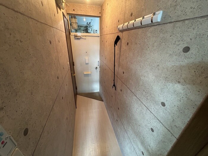物件内観写真18　(玄関)