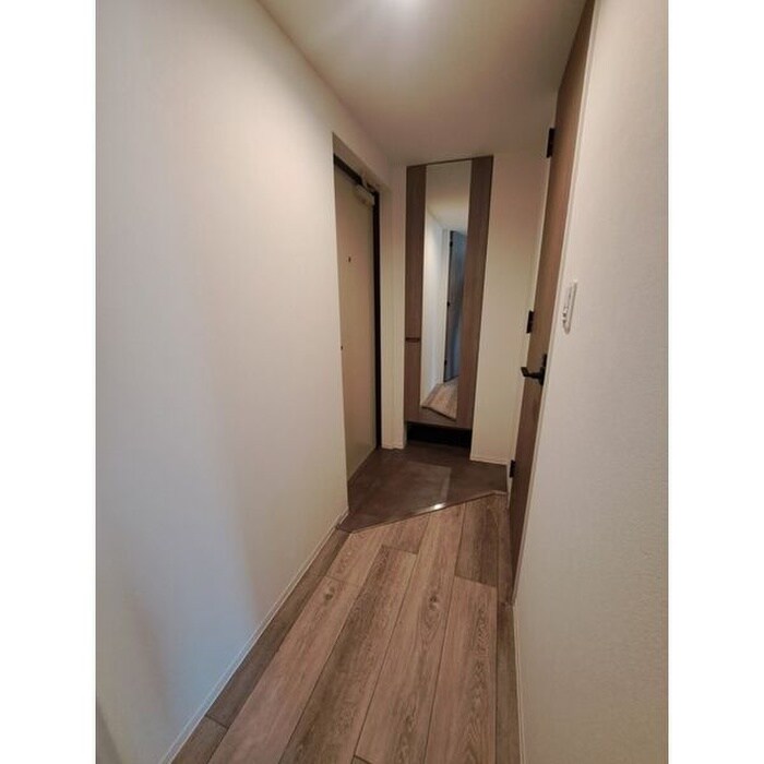 物件内観写真16　(玄関)