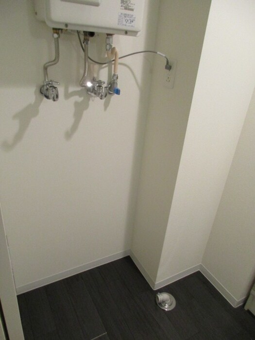 物件内観写真15　(洗濯機置場)