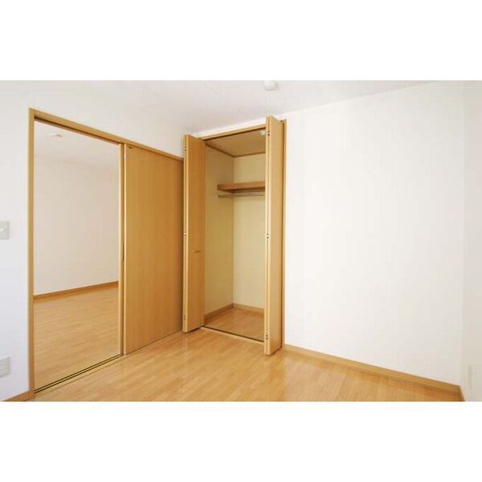 物件内観写真10　(居室)