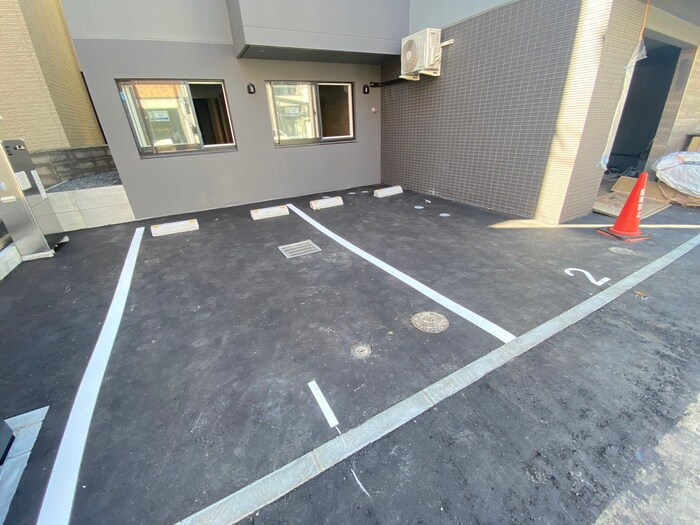 物件外観写真4　(駐車場)