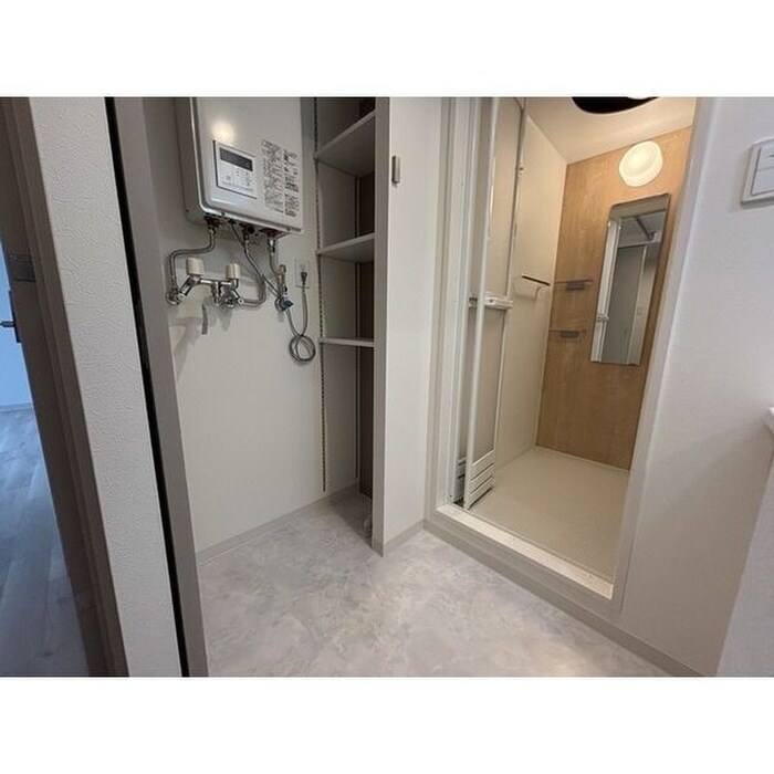 物件内観写真11　(洗濯機置場)