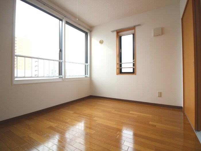 物件内観写真10　(居室)