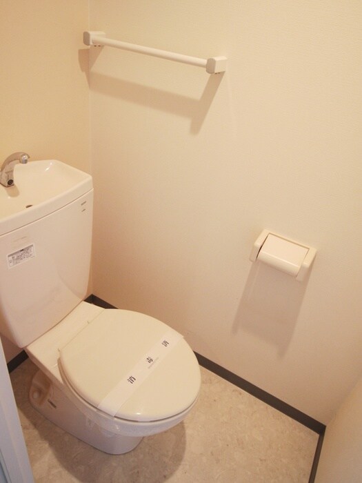 物件内観写真15　(トイレ)