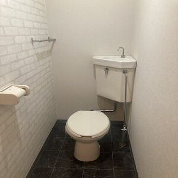 物件内観写真7　(トイレ)