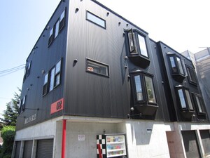 ＭＩＵ．ＣＯ．ＢＬＤ０２外観写真