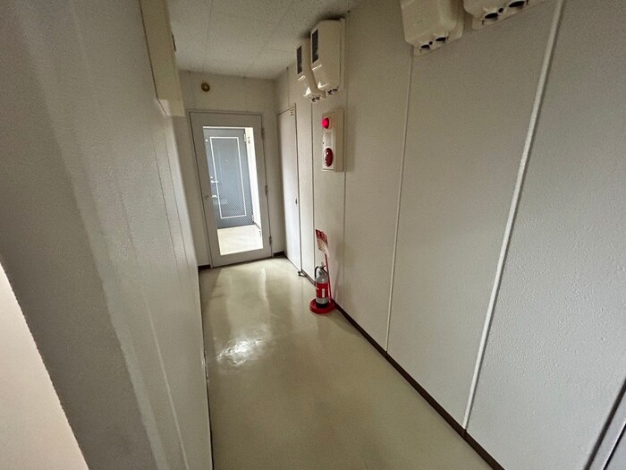 物件外観写真5　(エントランス部分)