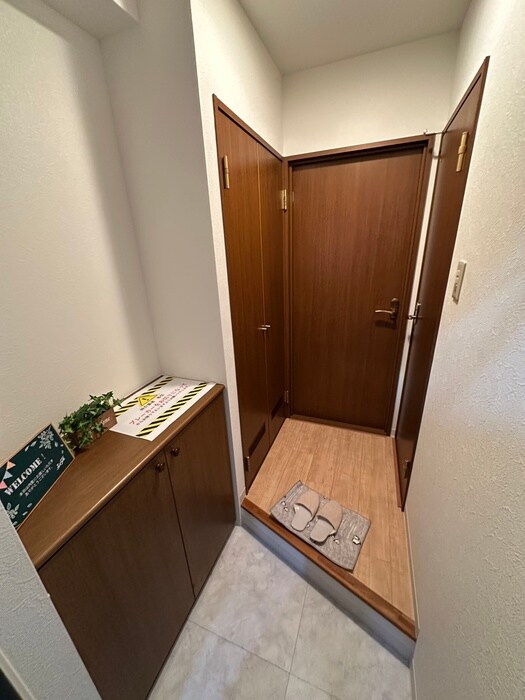 物件内観写真22　(玄関)