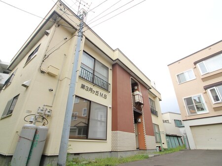 第三月ケ丘マンション外観写真