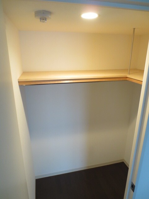 物件内観写真6　(収納)