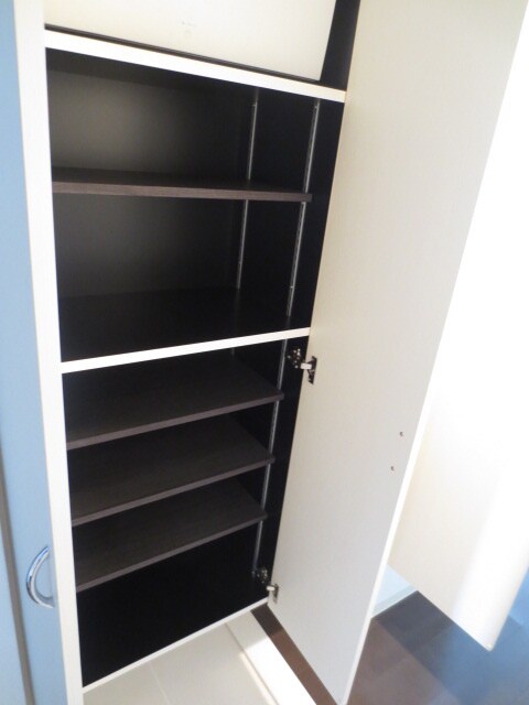 物件内観写真10　(靴箱)