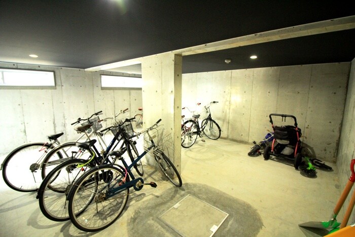 物件外観写真3　(駐輪場)