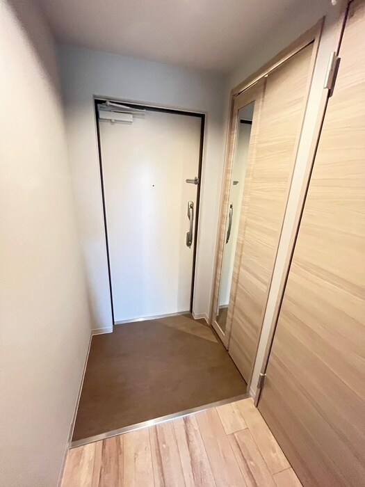 物件内観写真16　(玄関)