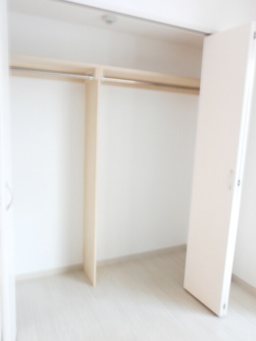 物件内観写真12　(収納)