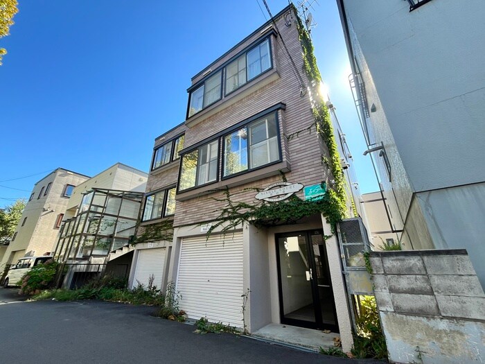 物件外観写真2　(同型モデル)