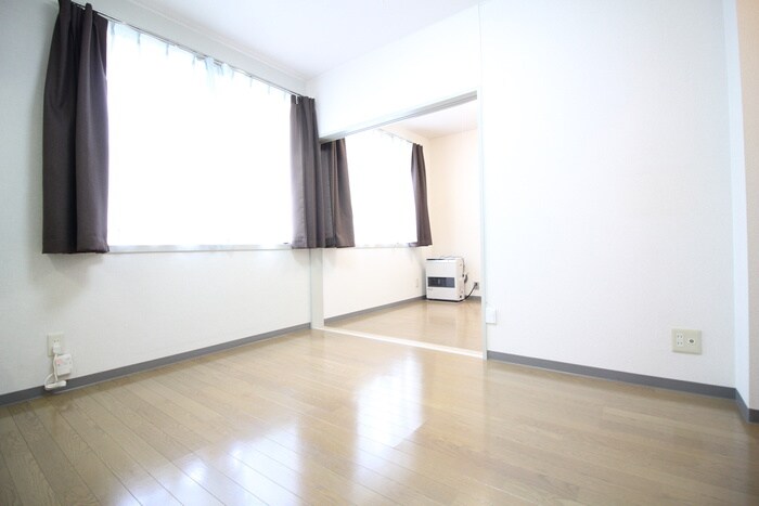 物件内観写真9　(居室)