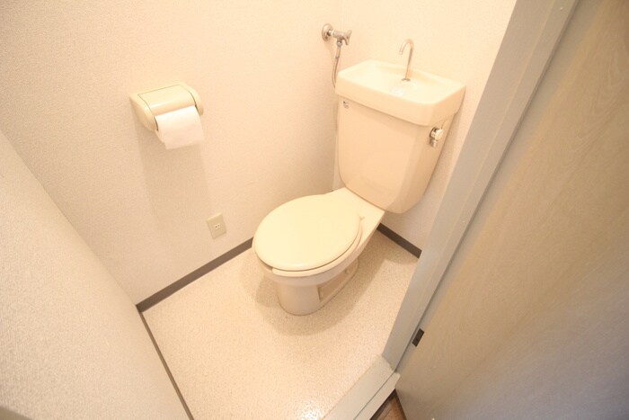 物件内観写真14　(トイレ)