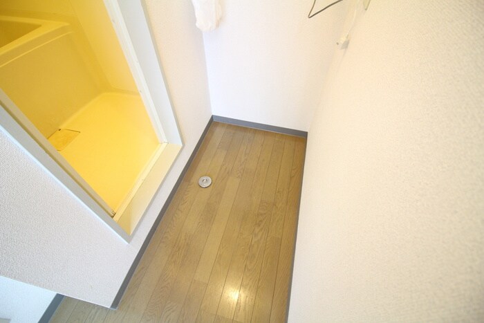 物件内観写真17　(洗濯機置場)