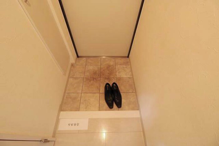 物件内観写真14　(玄関)