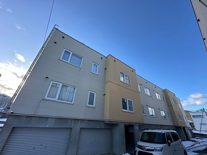 物件外観写真2　(外観写真)