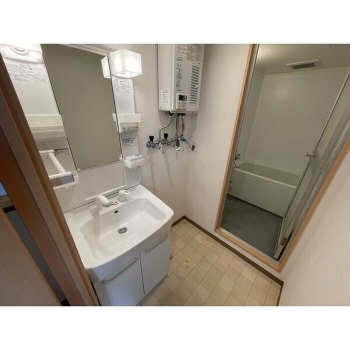 物件内観写真8　(洗面)