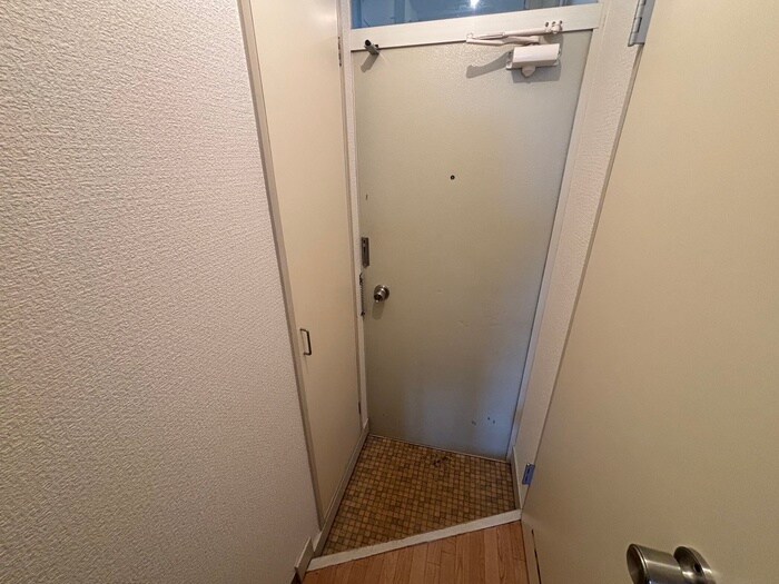物件内観写真14　(玄関)
